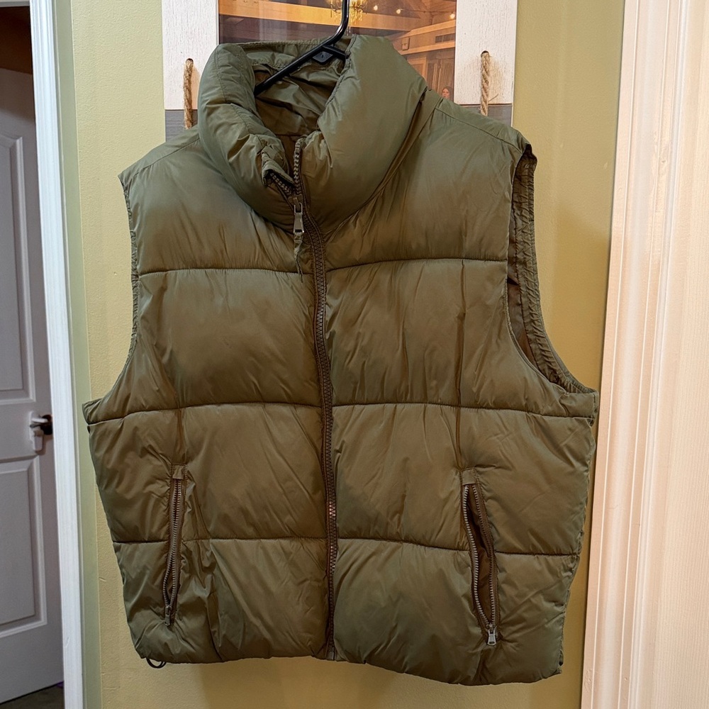 Old Navy Khaki Puffer Vest